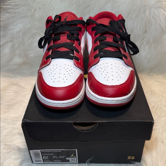 Air Jordan 1 Low (GS) Big Kids white/ Gym- Red Black Sneakers size 6.5 Y